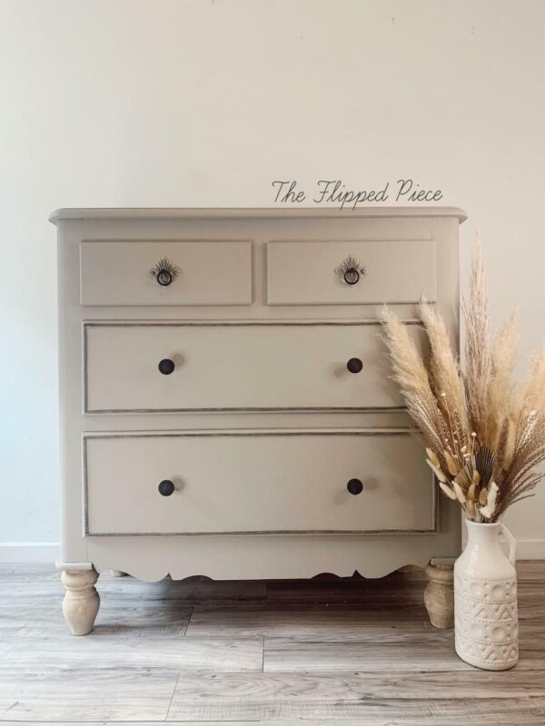French Linen Chalk Mineral Paint - Image 7